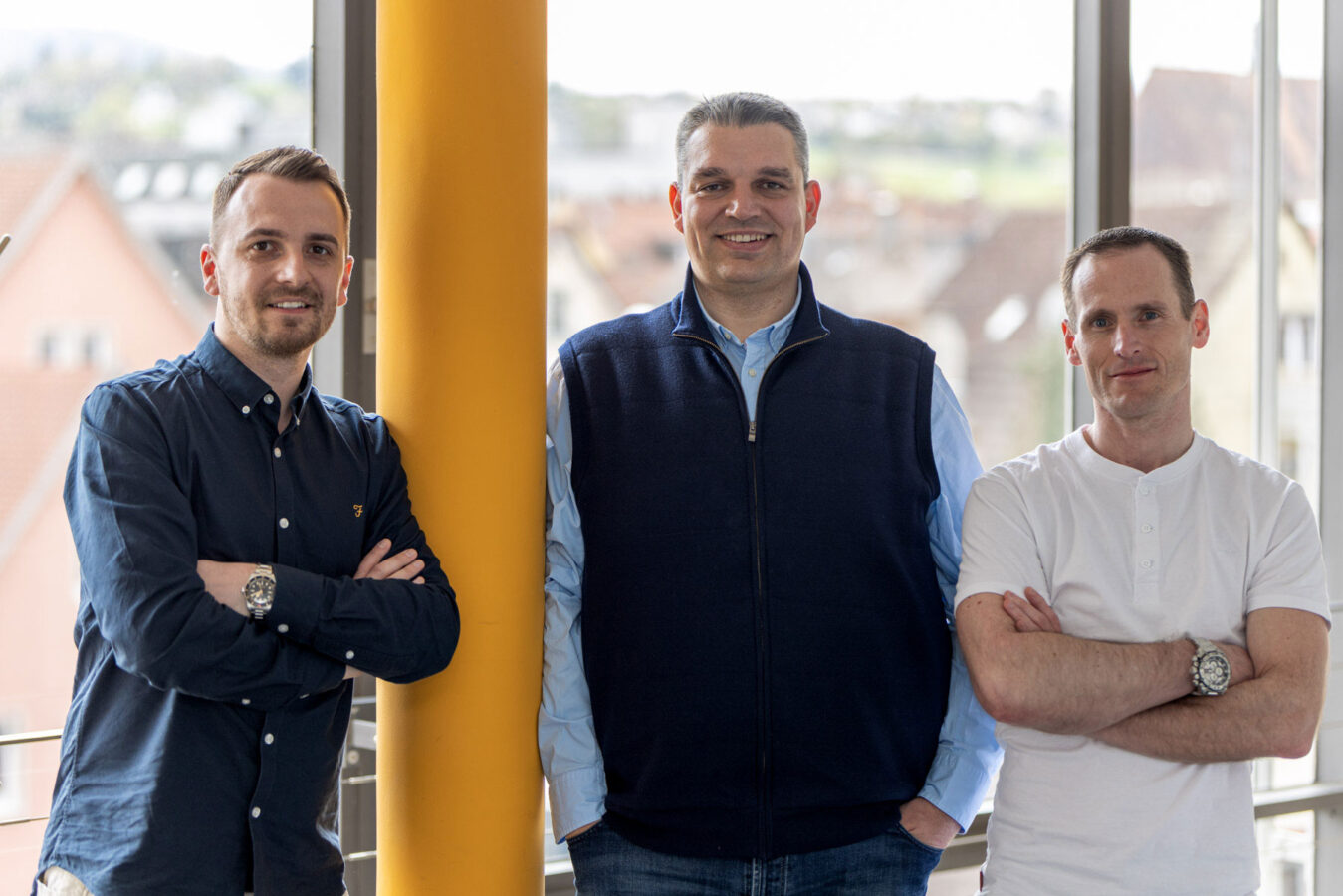 von links: Yannick Kühnhöfer, Mitglied der Geschäftsleitung, Geschäftsführer Stephan Crummenauer und Geschäftsführer Matthias Sonnentag